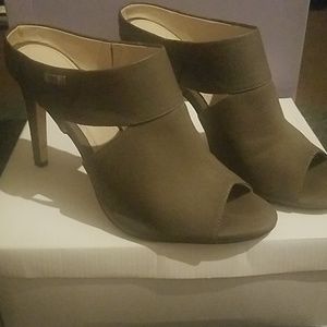 Calvin Klein suede olive green mules sz 8M